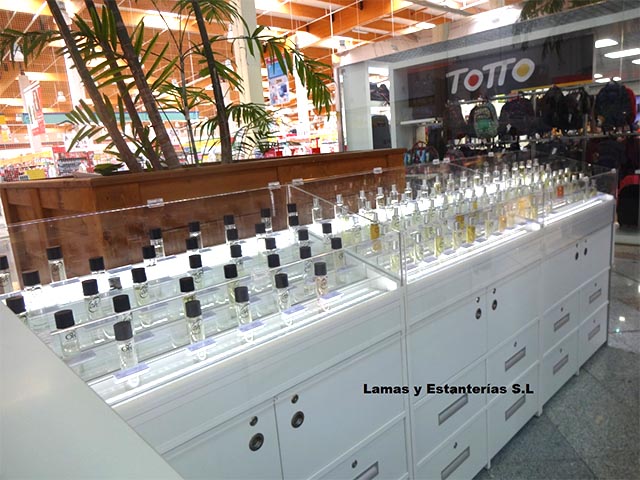mobiliario perfumeria barcelona