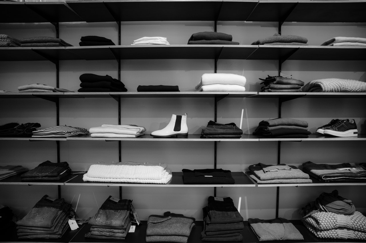 ¿Cómo exponer la ropa en tu tienda?